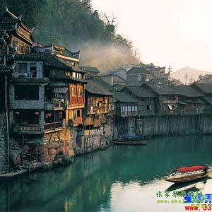【長沙往返路線1】張家界、鳳凰古城、天子山、黃龍洞三晚四日游